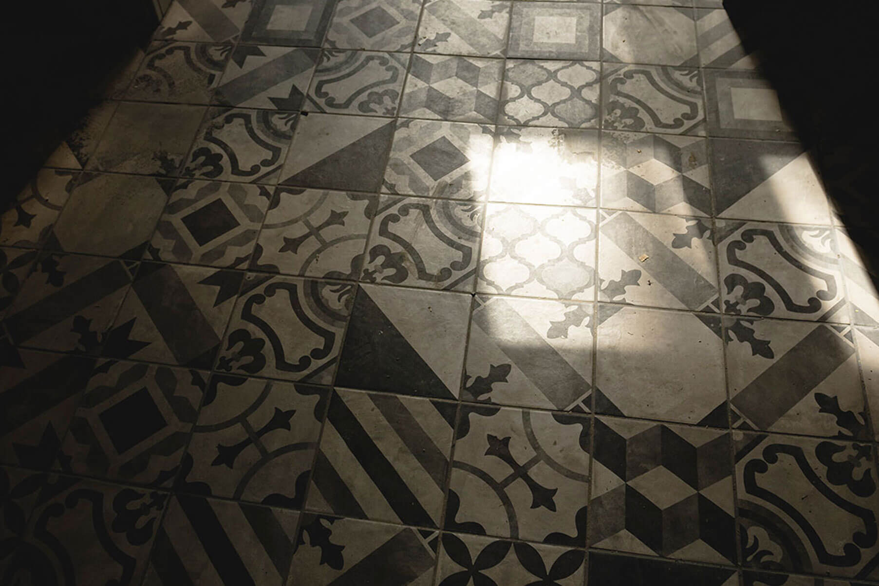 Floor tiles photo 86 Princess Street Manchester studio & co-working space